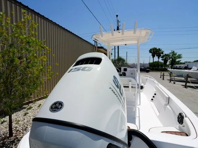 Slide: The Image of ALK 2 Powerboats 22CRX - Kicker Stereo - Simrad 9 2025 - 8