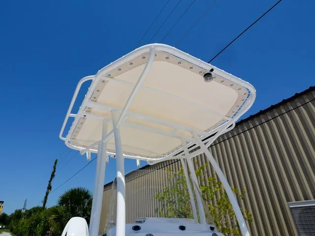 Slide: The Image of ALK 2 Powerboats 22CRX - Kicker Stereo - Simrad 9 2025 - 9