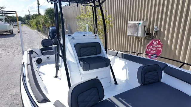 Slide: The Image of ALK 2 Powerboats 23CRX 2025 - 15