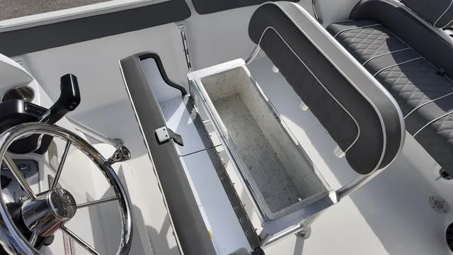 Slide: The Image of ALK 2 Powerboats 23CRX 2025 - 33