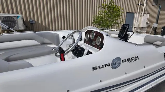 Slide: The Image of Hurricane SUNDECK SPORT 188 2013 - 10