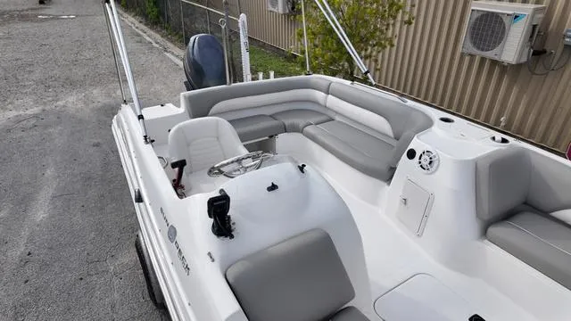 Slide: The Image of Hurricane SUNDECK SPORT 188 2013 - 13