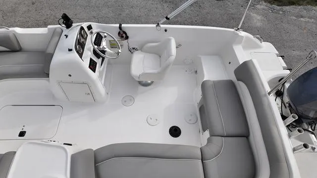 Slide: The Image of Hurricane SUNDECK SPORT 188 2013 - 19