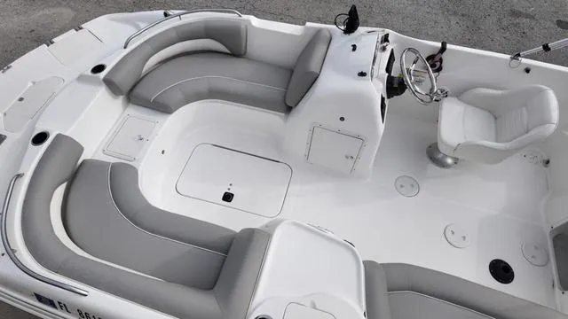 Slide: The Image of Hurricane SUNDECK SPORT 188 2013 - 20