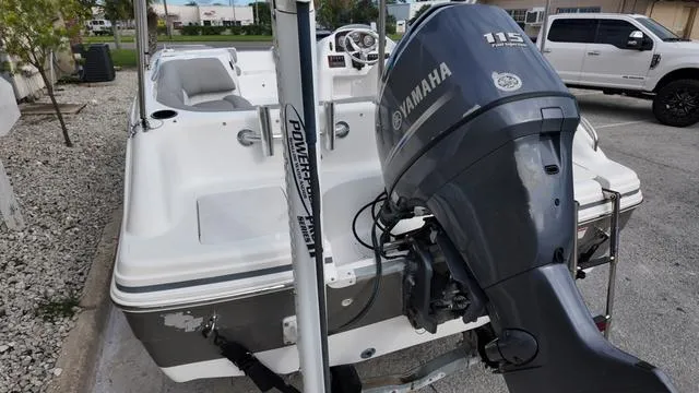 Slide: The Image of Hurricane SUNDECK SPORT 188 2013 - 21