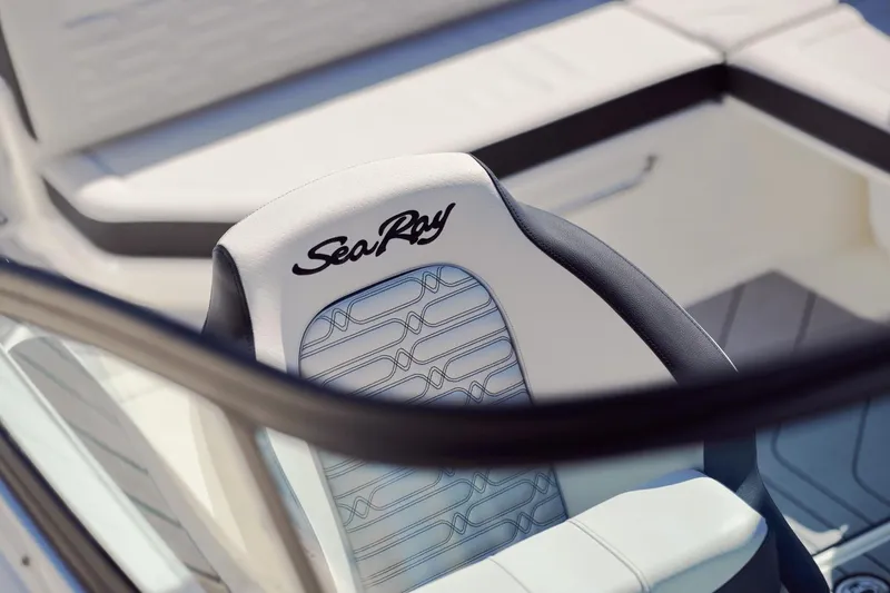 Slide: The Image of Sea Ray SPX 210 Outboard 2026 - 11
