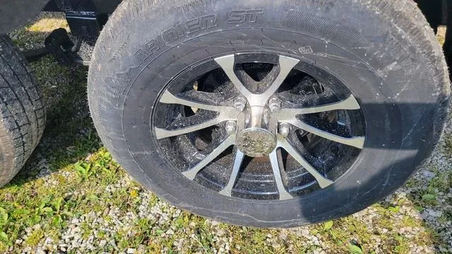 Slide: The Image of Hurricane SunDeck Sport 205 OB 2025 - 7