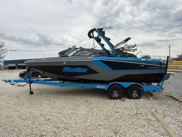 Slide: The Image of Malibu Wakesetter 22 MXZ 2025 - 1