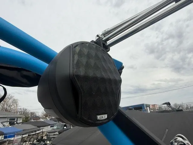 Slide: The Image of Malibu Wakesetter 22 MXZ 2025 - 15