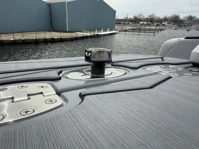 Slide: The Image of Malibu Wakesetter 22 MXZ 2025 - 17