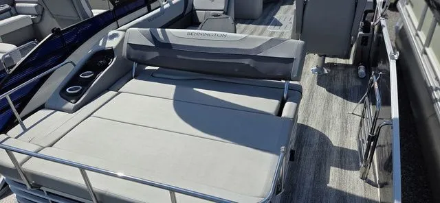 Slide: The Image of Bennington SX Swingback 25 SXSB 2025 - 10