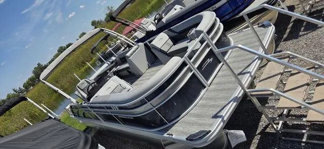 Slide: The Image of Bennington SX Swingback 25 SXSB 2025 - 12