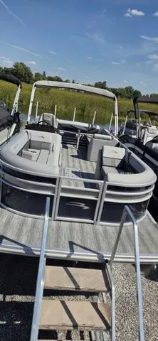 Slide: The Image of Bennington SX Swingback 25 SXSB 2025 - 13