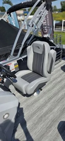 Slide: The Image of Bennington SX Swingback 25 SXSB 2025 - 3