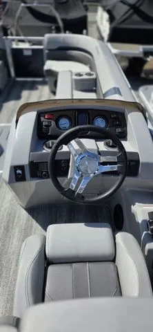 Slide: The Image of Bennington SX Swingback 25 SXSB 2025 - 4