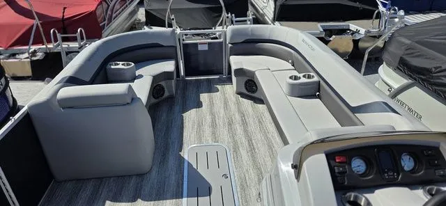 Slide: The Image of Bennington SX Swingback 25 SXSB 2025 - 5