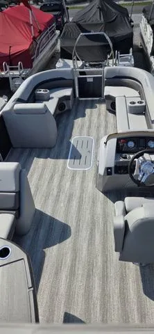 Slide: The Image of Bennington SX Swingback 25 SXSB 2025 - 7