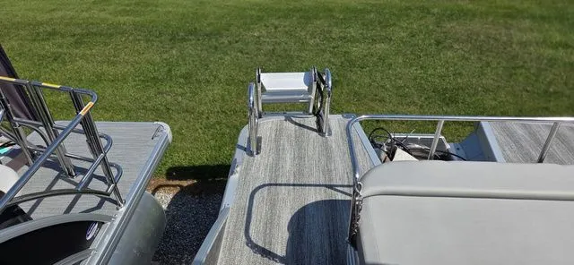 Slide: The Image of Bennington SX Swingback 25 SXSB 2025 - 9