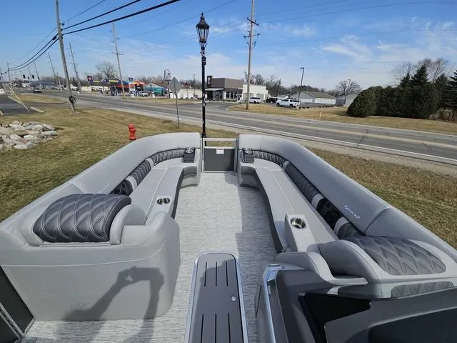 Slide: The Image of Bennington R Swingback 25 RSB 2025 - 12