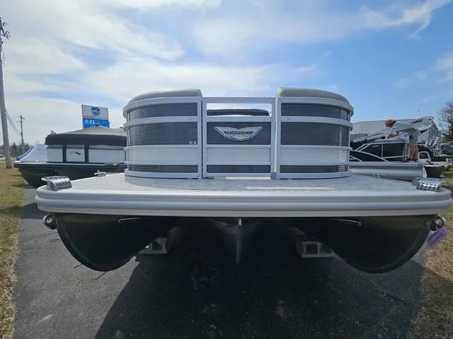 Slide: The Image of Bennington R Swingback 25 RSB 2025 - 13