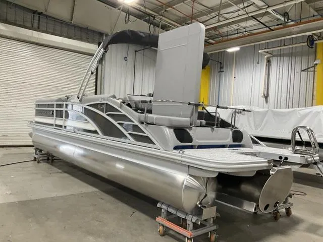 Slide: The Image of Bennington R Swingback 25 RSB 2025 - 16