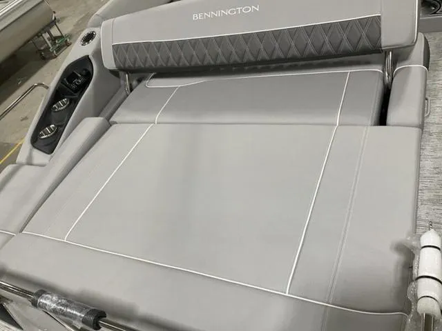 Slide: The Image of Bennington R Swingback 25 RSB 2025 - 19