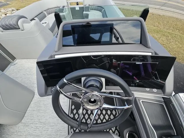 Slide: The Image of Bennington R Swingback 25 RSB 2025 - 7