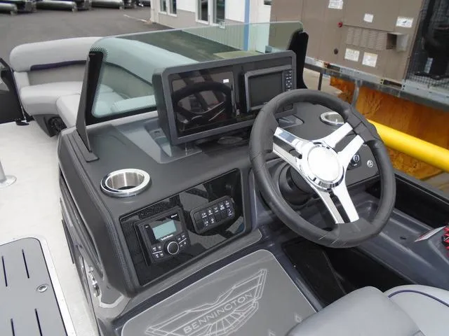 Slide: The Image of Bennington M Swingback 24 MSB 2025 - 16