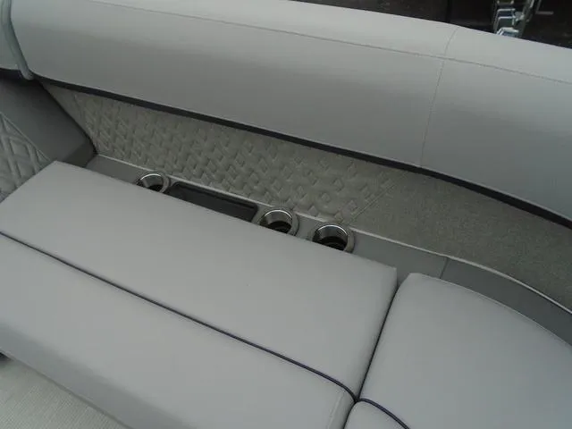 Slide: The Image of Bennington M Swingback 24 MSB 2025 - 20