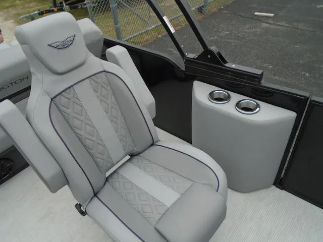 Slide: The Image of Bennington M Swingback 24 MSB 2025 - 24