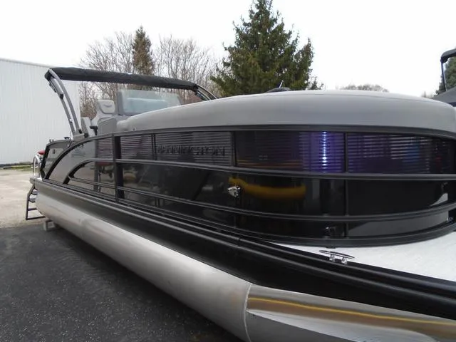 Slide: The Image of Bennington M Swingback 24 MSB 2025 - 33