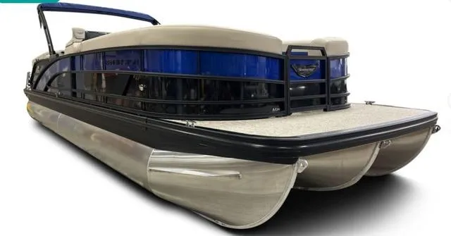 The Image of Bennington M Quad Bench 26 MFB 2025 - 1