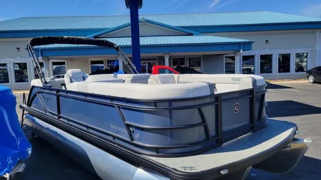 The Image of Godfrey Sweetwater 2286 SB Impact 27 in. Center Tube Packa 2025 - 1