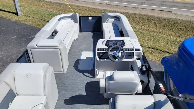 Slide: The Image of Godfrey Sweetwater 2286 SB Impact 27 in. Center Tube Packa 2025 - 3