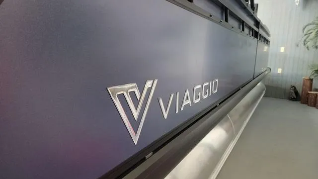 Slide: The Image of Viaggio LAGO V22U Bi-Toon 2025 - 11
