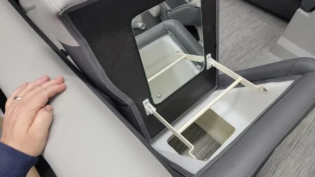 Slide: The Image of Viaggio LAGO V22U Bi-Toon 2025 - 12