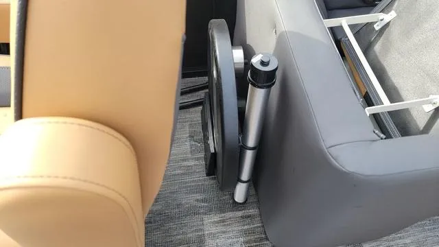 Slide: The Image of Viaggio LAGO X 22U Tri-Toon (25" Tubes) 2025 - 29