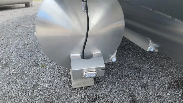 Slide: The Image of Viaggio LAGO X 22U Tri-Toon (25" Tubes) 2025 - 40