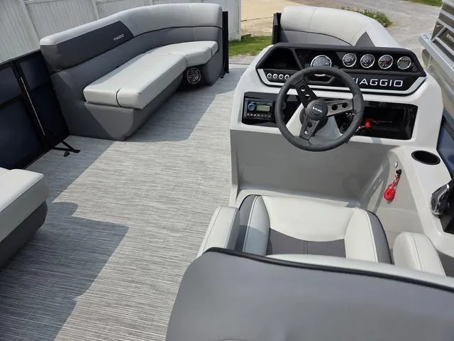 Slide: The Image of Viaggio LAGO V20C Bi-Toon 2025 - 11