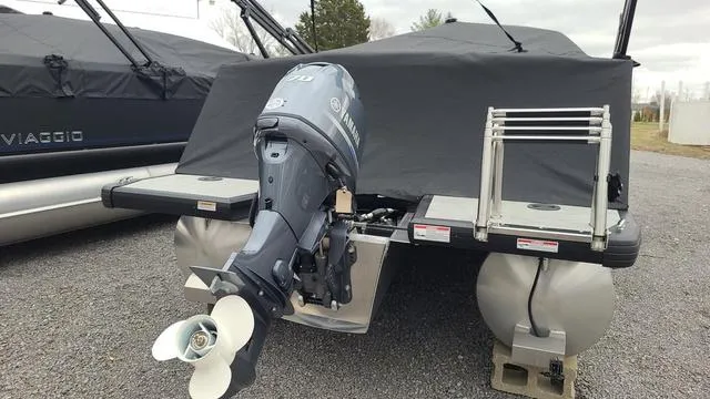 Slide: The Image of Viaggio LAGO V20C Bi-Toon 2025 - 13