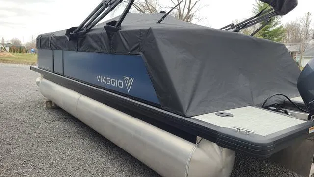 Slide: The Image of Viaggio LAGO V20C Bi-Toon 2025 - 14