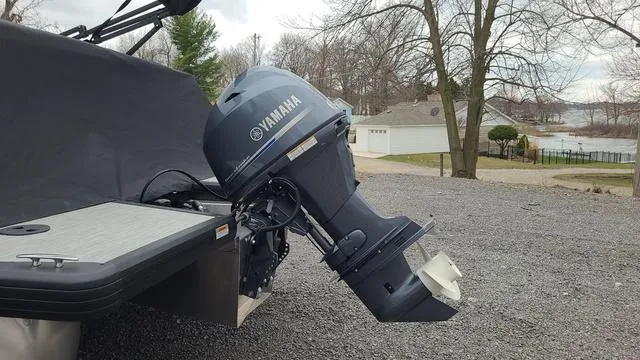 Slide: The Image of Viaggio LAGO V20C Bi-Toon 2025 - 15