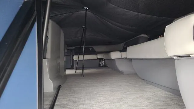 Slide: The Image of Viaggio LAGO V20C Bi-Toon 2025 - 16