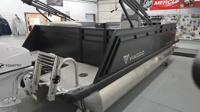 Slide: The Image of Viaggio LAGO V18C Bi-Toon 2025 - 3