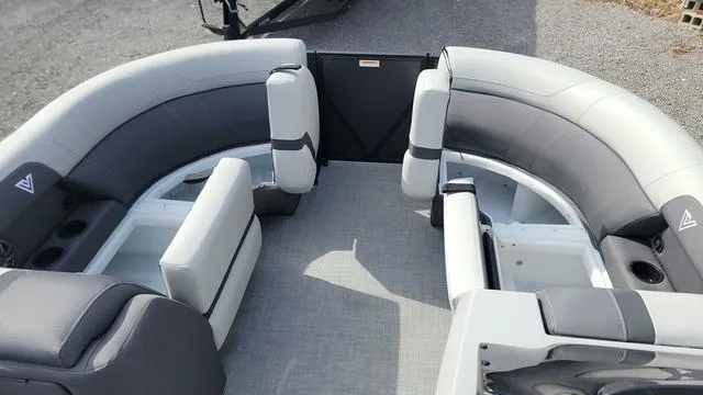 Slide: The Image of Viaggio LAGO X 20U Bi-Toon (25" Tubes) 2025 - 13