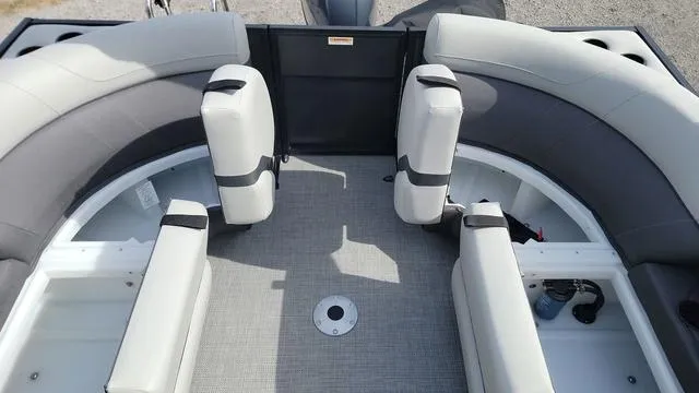 Slide: The Image of Viaggio LAGO X 20U Bi-Toon (25" Tubes) 2025 - 17