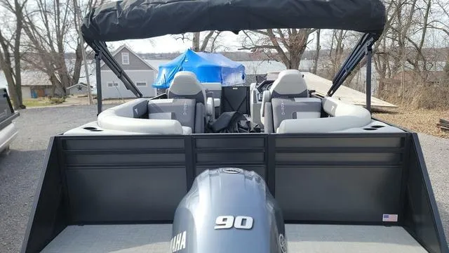 Slide: The Image of Viaggio LAGO X 20U Bi-Toon (25" Tubes) 2025 - 29