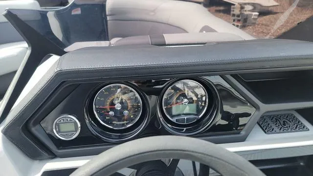 Slide: The Image of Viaggio LAGO X 20U Bi-Toon (25" Tubes) 2025 - 7