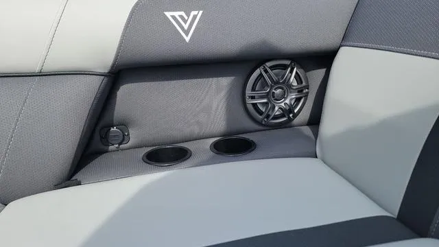 Slide: The Image of Viaggio LAGO X 20U Bi-Toon (25" Tubes) 2025 - 9