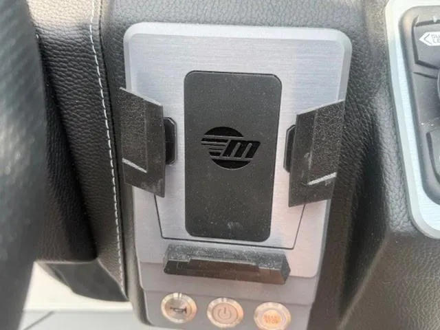 Slide: The Image of Malibu Wakesetter 21 LX 2025 - 9